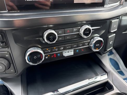 Used 2026 Ford F350 Lariat w/ Black Appearance Package image 28