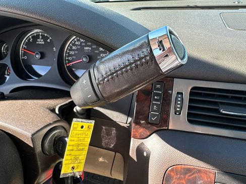 Used 2008 GMC Yukon Denali image 29