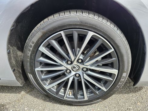 Used 2022 Lexus ES 350 w/ Premium Package FWD image 7