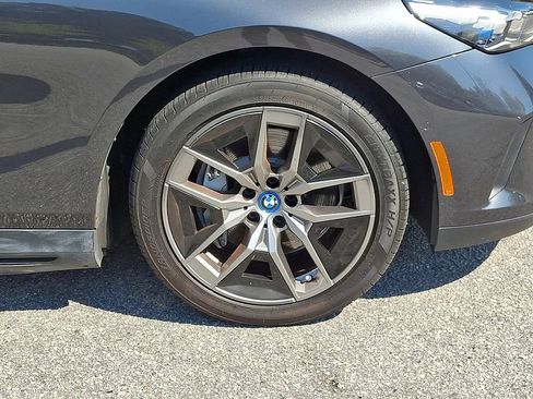 Used 2025 BMW i5 eDrive40i RWD image 8