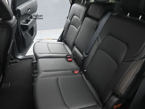 New 2026 Nissan Pathfinder SL FWD image 17