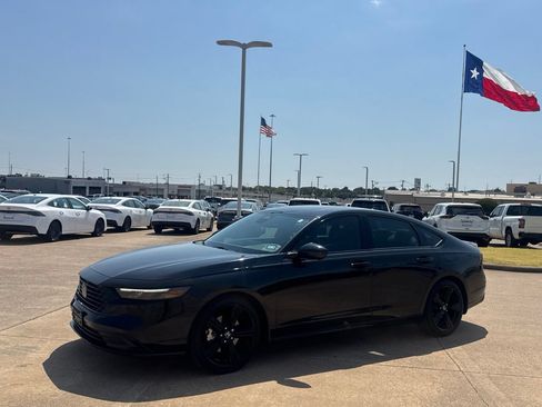 Used 2024 Honda Accord Sport image 10