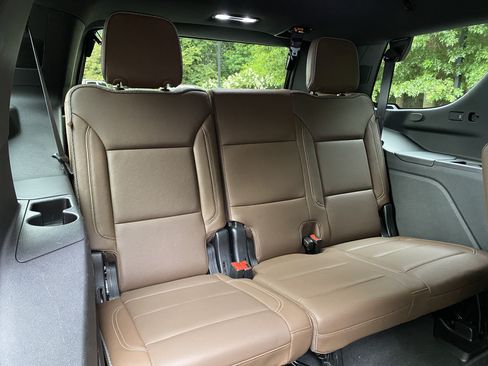 Used 2024 Chevrolet Tahoe High Country AWD/4WD image 41