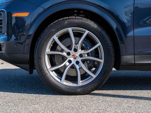 Certified 2025 Porsche Cayenne image 11