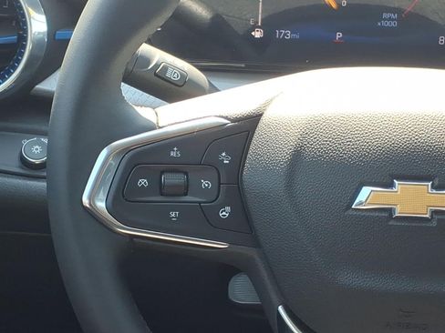 Certified 2024 Chevrolet Trax LT w/ LT Convenience Package FWD image 10