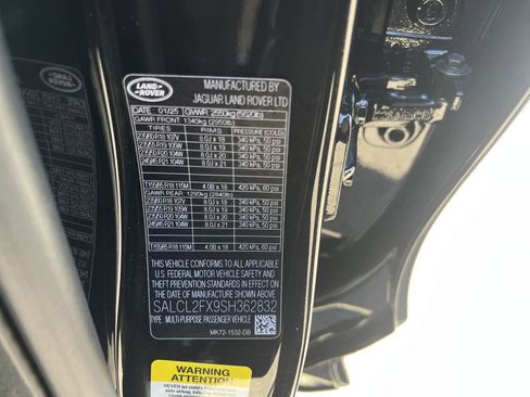 Used 2025 Land Rover Discovery Sport Dynamic SE image 18