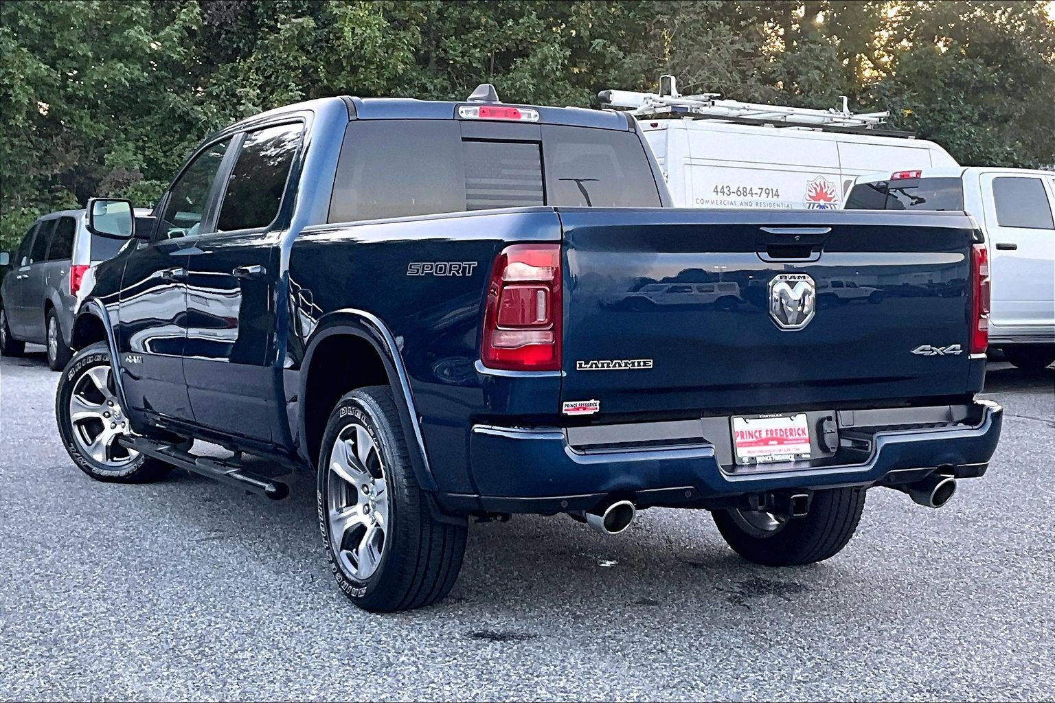 Used 2022 RAM 1500 Laramie w/ Sport Appearance Package AWD/4WD image 10