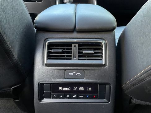 Used 2025 MAZDA CX-70 3.3 Turbo w/ Preferred Package AWD/4WD image 29