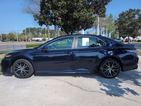 Used 2022 Toyota Camry SE image 7