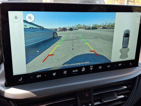 Certified 2025 Ford Escape SE FWD image 19