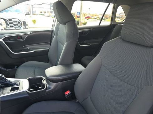 Used 2024 Toyota RAV4 LE image 9