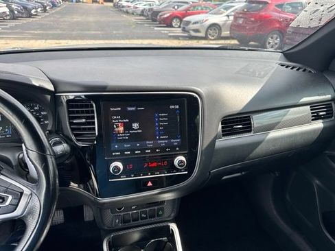 Used 2022 Mitsubishi Outlander LE AWD/4WD image 13
