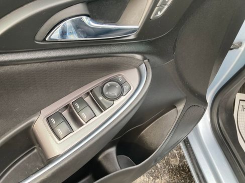 Used 2017 Chevrolet Malibu LT image 14