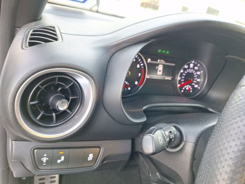 Used 2022 Kia Forte GT-Line w/ GT-Line Premium Package image 18