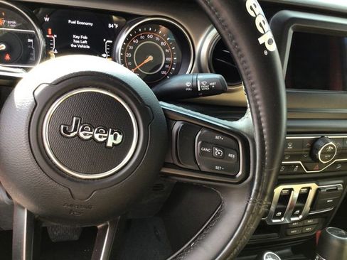 Used 2019 Jeep Wrangler Sport AWD/4WD image 28