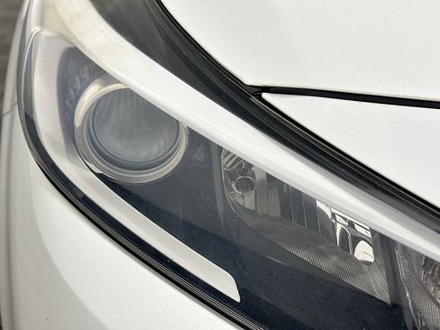 Used 2017 Kia Forte LX image 9