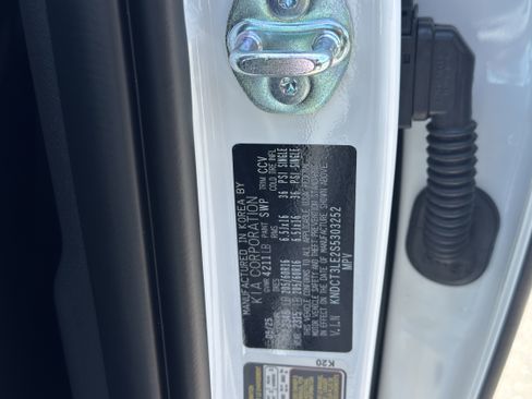 New 2025 Kia Niro SX image 35