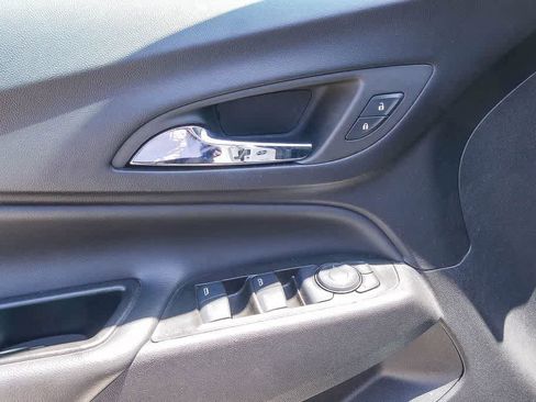 Used 2024 Chevrolet Equinox LT FWD image 15