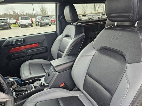 Used 2024 Ford Bronco Black Diamond image 14