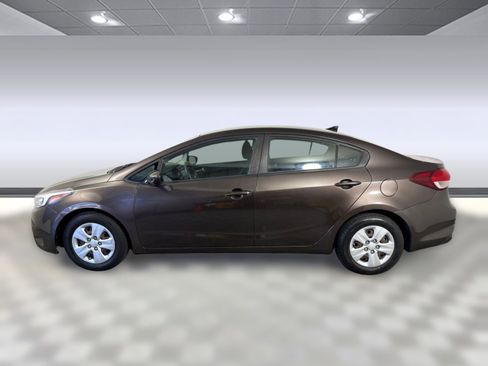 Used 2018 Kia Forte LX w/ LX Popular Package image 2