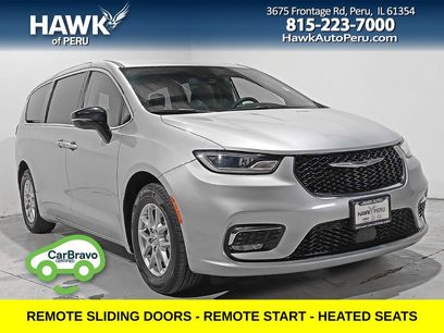 Used 2024 Chrysler Pacifica Touring-L
