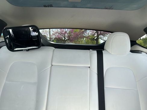 Used 2022 Tesla Model Y Performance image 8