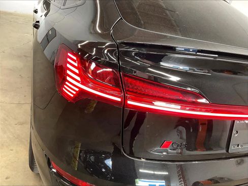 Used 2024 Audi Q8 e-tron Premium Plus image 29