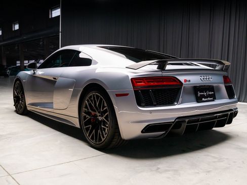 Used 2018 Audi R8 V10 w/ Premium Package image 44