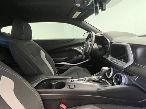 Used 2019 Chevrolet Camaro LT w/ RS Package image 6
