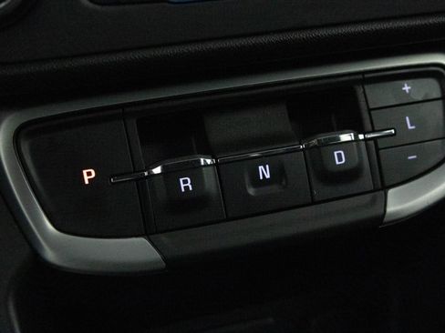 Used 2023 GMC Terrain SLE image 25