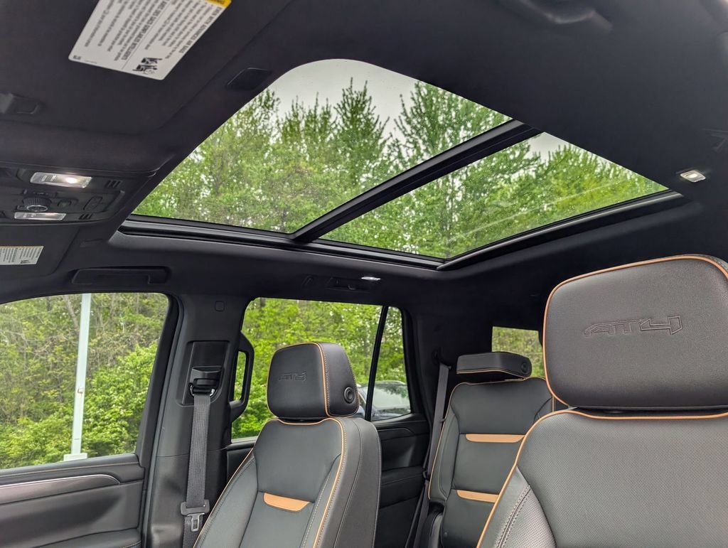 Used 2024 GMC Yukon AT4 AWD/4WD image 19