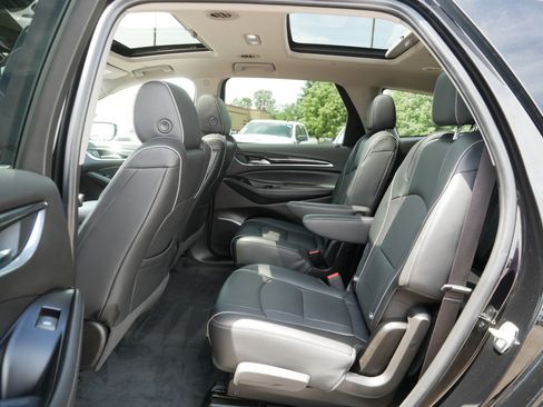 Used 2020 Buick Enclave Avenir w/ Avenir Technology Package AWD/4WD image 34