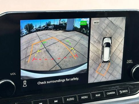 Used 2023 Nissan Rogue SL w/ SL Premium Package image 13