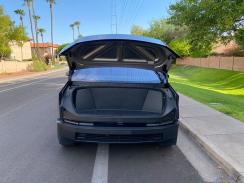 Used 2025 Tesla Cybertruck AWD Crew Cab image 9