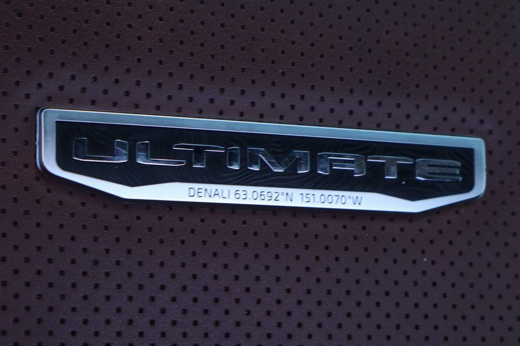 Used 2024 GMC Sierra 2500 Denali Ultimate AWD/4WD image 45