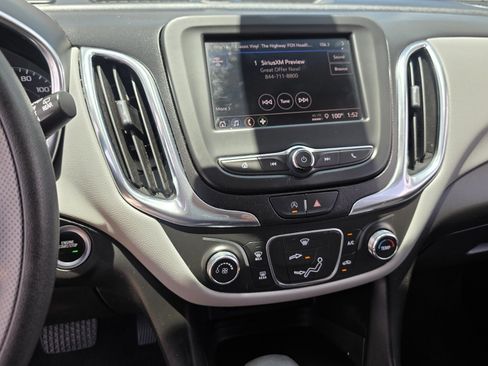 Used 2022 Chevrolet Equinox LS FWD image 18