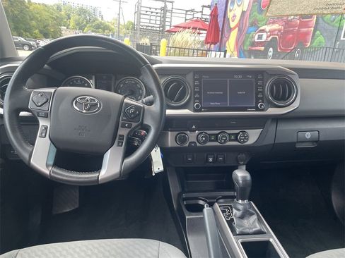 Used 2020 Toyota Tacoma SR5 image 15