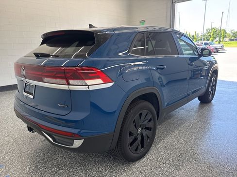 New 2025 Volkswagen Atlas Cross Sport SE image 4