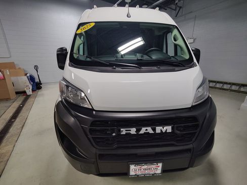 Used 2025 RAM ProMaster 2500 w/ Convenience Group FWD image 2