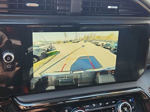 Used 2024 GMC Sierra 1500 AT4 w/ Technology Package AWD/4WD image 19
