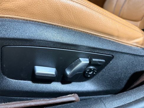 Used 2021 BMW 530i xDrive image 13