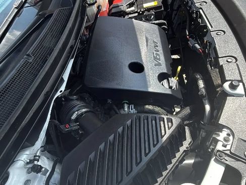 Used 2021 Chevrolet Traverse LS FWD image 43