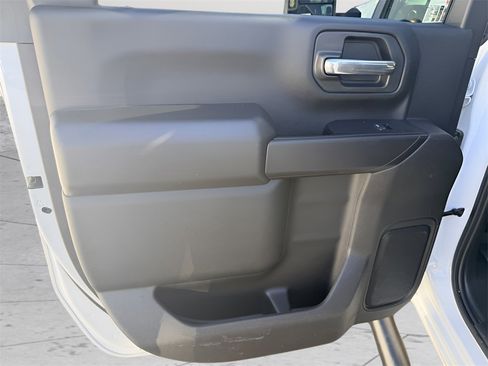 Used 2025 Chevrolet Silverado 2500 Custom w/ Custom Value Package image 33