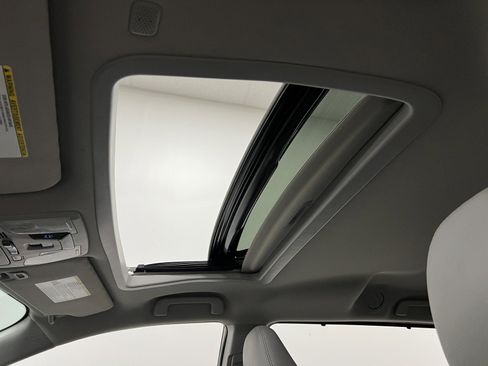 Used 2019 Toyota Sienna XLE image 23