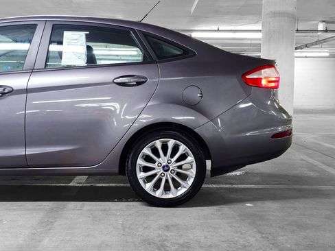 Used 2014 Ford Fiesta SE w/ Equipment Group 201A image 15