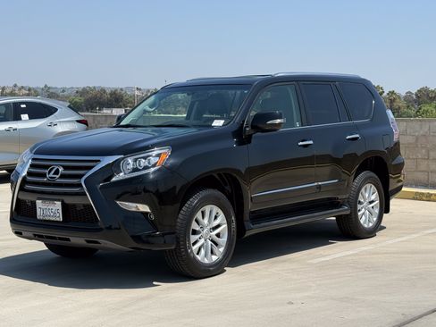 Used 2017 Lexus GX 460 Premium w/ Premium Package AWD/4WD image 7