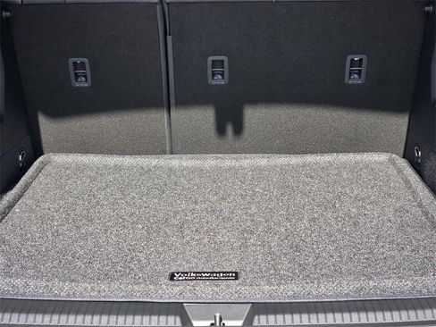 New 2026 Volkswagen Tiguan SE R-Line image 24