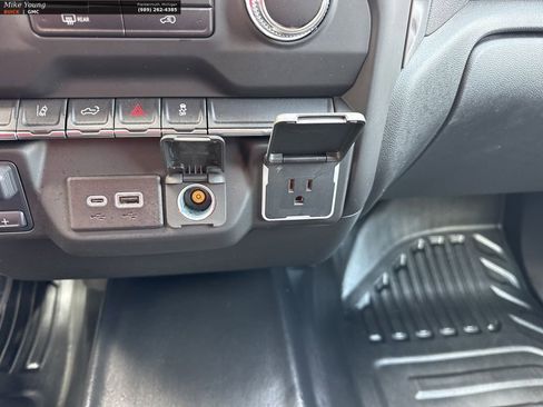 Used 2024 GMC Sierra 2500 Pro w/ Convenience Package image 32