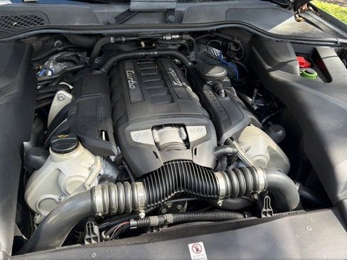 Used 2017 Porsche Cayenne Turbo w/ Sport Chrono Package image 8