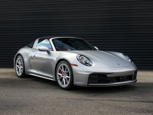Certified 2026 Porsche 911 Targa 4S AWD/4WD image 37